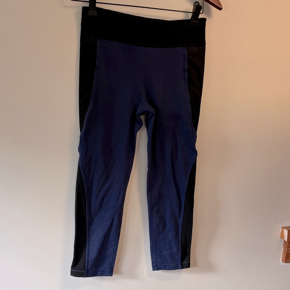 Athleta Kids Blue and Black Leggings sz XL